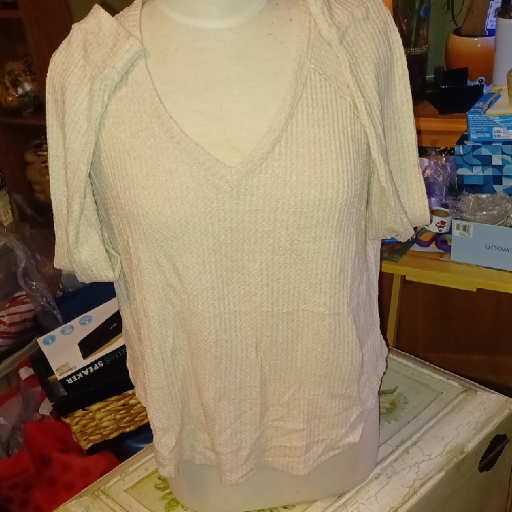 2/$12  American Eagle med  waffle knit  Top